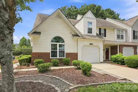 9609 Jack Russell Ct, Charlotte, NC 28269