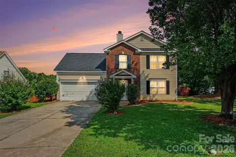 3236 Steve Chapman Dr, Charlotte, NC 28217