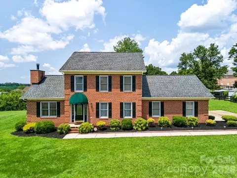 5139 Butner Dr, Hickory, NC 28602