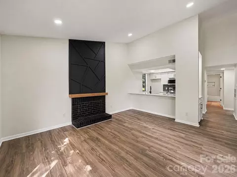 8027 Cedar Glen Dr, Charlotte, NC 28212