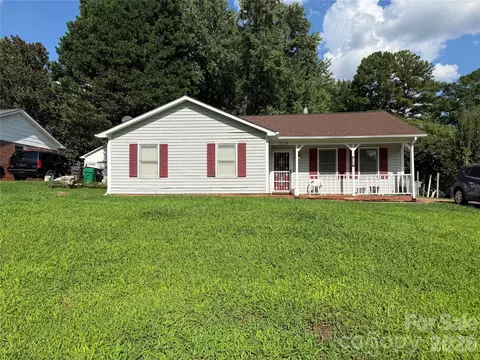 5124 Poplar Springs Dr, Charlotte, NC 28269