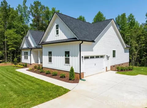 3951 Ernandez Rd, Richburg, SC 29729