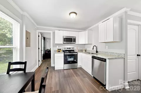 Kitchen - 315 Pineview St, Kannapolis, NC 28083 photo 2 of 3