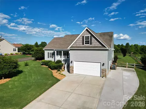 141 Logan Ridge Dr, Statesville, NC 28677