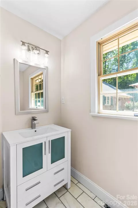Bath - 150 Kent Rd, Salisbury, NC 28147 photo 5 of 5