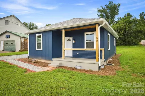 Exterior - 100 Gardner St, Hickory, NC 28601 photo 4 of 5