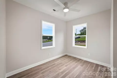 Bedroom - 100 Gardner St, Hickory, NC 28601 photo 1 of 2