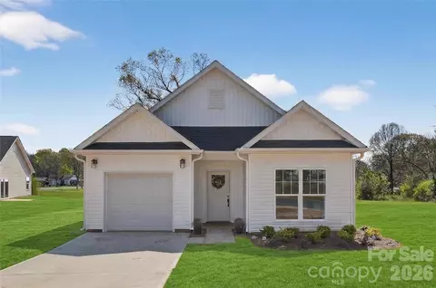 5408 Skycrest Dr, Charlotte, NC 28269