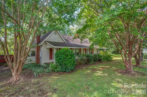 2300 Whitesides Rd, Forest City, NC 28043