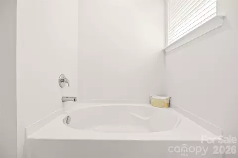 Bath - 2128 Vanderlyn St, Monroe, NC 28112 photo 2 of 3