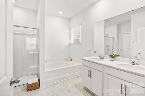 Bath - 2128 Vanderlyn St, Monroe, NC 28112 photo 1 of 3