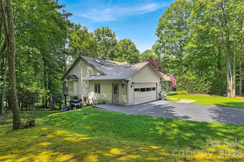 Exterior - 4 Nvya Ct, Brevard, NC 28712 photo 2 of 9