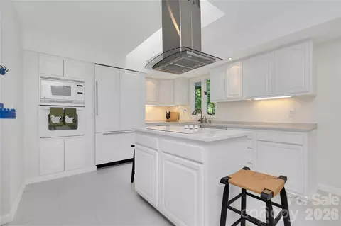 Kitchen - 4 Nvya Ct, Brevard, NC 28712 photo 1 of 4