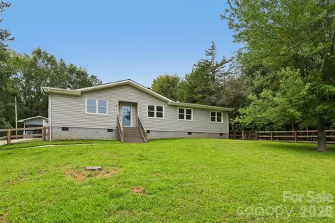 33269 Courtland Dr, Albemarle, NC 28001