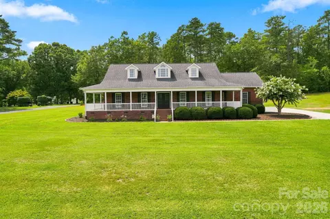 1134 Oakwood Dr, Chester, SC 29706