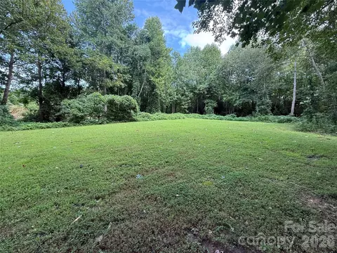 Commercial Ne Court, Lenoir, NC 28645
