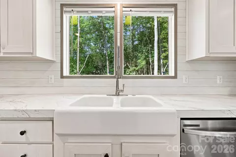 Kitchen - 93 Foxcroft Ln, Flat Rock, NC 28792 photo 3 of 4