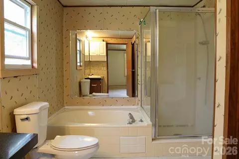 Bath - 24 Karis Ln, Clyde, NC 28721 photo 1 of 2
