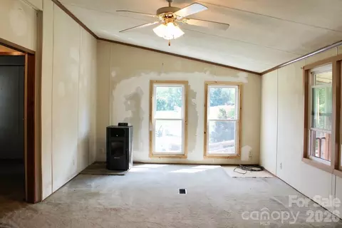 Living - 24 Karis Ln, Clyde, NC 28721 photo 3 of 3