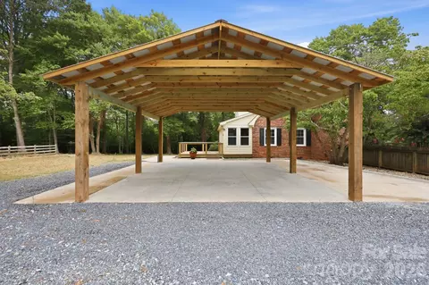 Exterior - 360 Small Rd, Randleman, NC 27317 photo 5 of 8