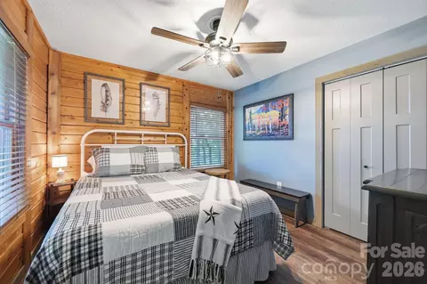 Bedroom - 345 Chalk Dust Trl, Purlear, NC 28665 photo 2 of 8