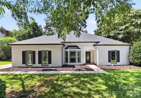 4015 Thistledown Ct, Charlotte, NC 28269