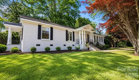 6610 Woodstream Dr, Charlotte, NC 28210