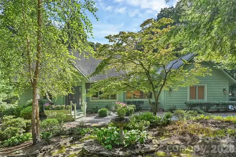 3 Rodney Ct, Flat Rock, NC 28731