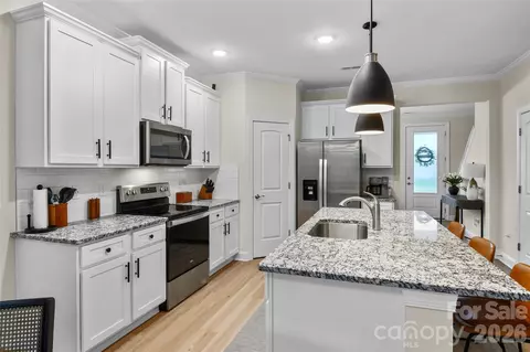 Kitchen - 116 Tanner Loop, Troutman, NC 28166 photo 3 of 4