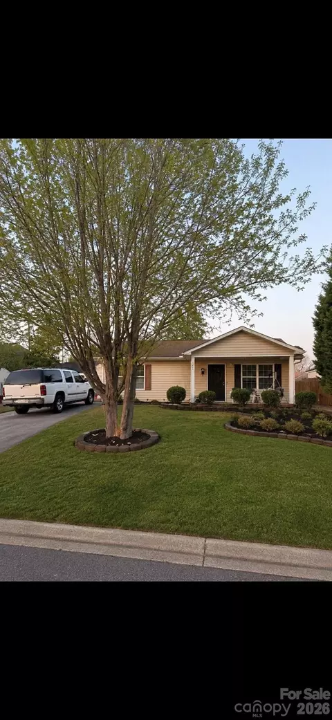 624 New Way Dr, Gastonia, NC 28052