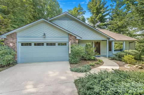 31 Hillcreek Dr, Asheville, NC 28804