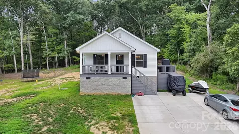 542 Oak Rd, Norwood, NC 28128