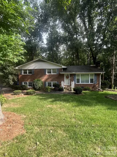511 Crestview Dr, Albemarle, NC 28001