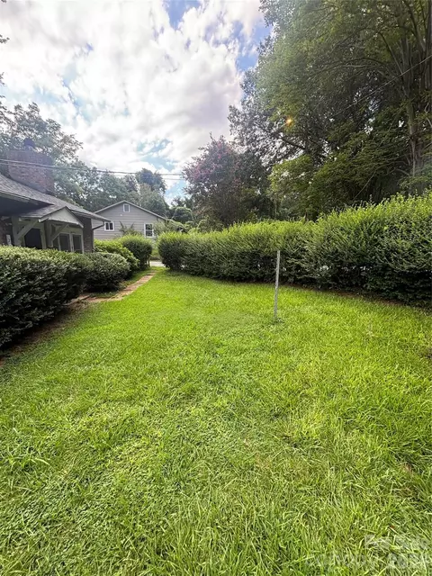 Exterior - 40 Beaver St, Tryon, NC 28782 photo 5 of 8