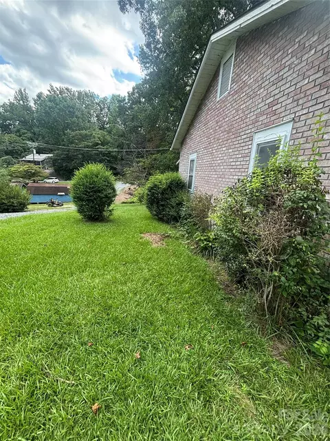Exterior - 40 Beaver St, Tryon, NC 28782 photo 6 of 8