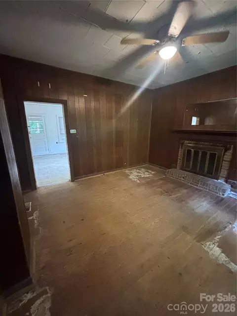 Living - 40 Beaver St, Tryon, NC 28782 photo 1 of 2