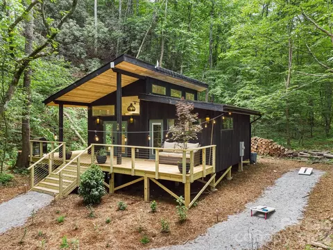 317 Twinbrook Ln, Maggie Valley, NC 28751