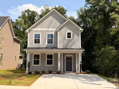 2025 Bishop Madison 9 Ln #9, Charlotte, NC 28216