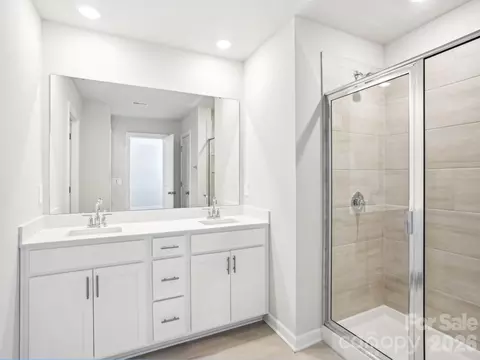 1555 31st Ne St NE, Conover, NC 28613 photo 8