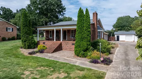 1316 Oak Canopy Rd, Lincolnton, NC 28092