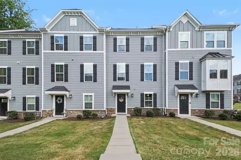 4518 Valley Walk Dr, Charlotte, NC 28216
