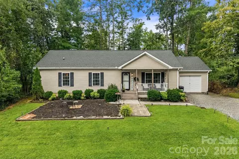 47 Fox Rd, Asheville, NC 28804