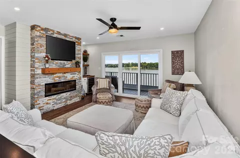 7340 Lakefront 5 Dr #5, Charlotte, NC 28278