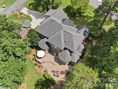 View/Area - 1023 Madras Ct, Davidson, NC 28036 photo 2 of 4