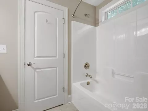 Bath - 1023 Madras Ct, Davidson, NC 28036 photo 6 of 8