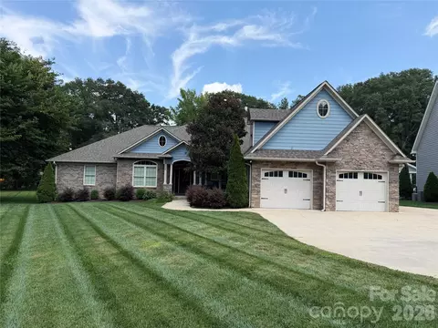 958 Nantahala Dr, Chesnee, SC 29323