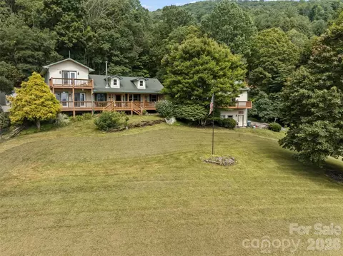 263 Pilgrims Ln, Burnsville, NC 28714