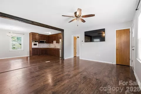 Living - 3776 Newhall Nw Dr NW, Conover, NC 28613 photo 3 of 4