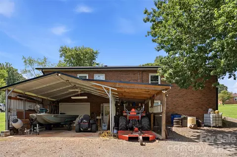 Exterior - 3776 Newhall Nw Dr NW, Conover, NC 28613 photo 2 of 2