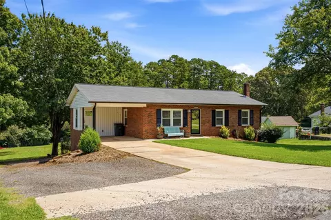 Exterior - 3776 Newhall Nw Dr NW, Conover, NC 28613 photo 1 of 2